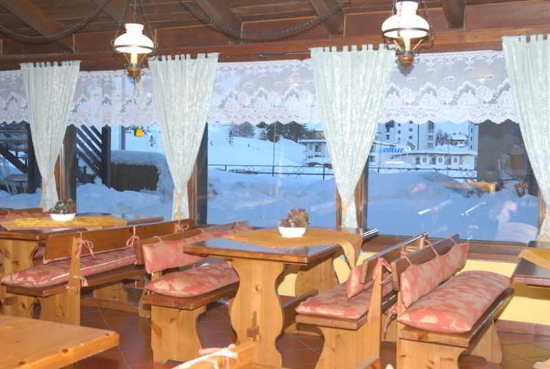 Hotel Biancaneve Sestriere Exterior foto